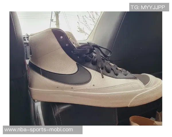 Nike为布克量身打造的全新休闲鞋款BookBlazerLows引领时尚潮流 Nike为布克量身打造的全新休闲鞋款BookBlazerLows引领时尚潮流